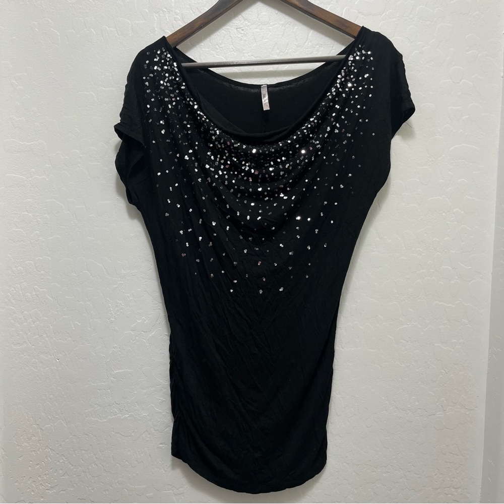 Women’s M Black Sequin Top